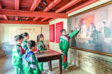 �κ�������ѧУ��ʦ���������ض��ƶ���ɫ�������أ�.jpg