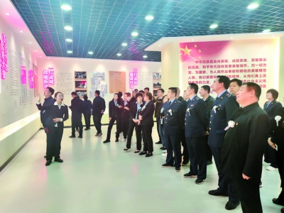 ȫ����Ա�ιۡ�Ӣ���á�.jpg