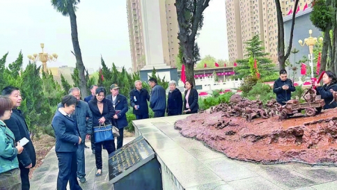 �κ������ǰ�ʥ�ݱ�·������֯ȫ����Աѧϰ��ʷ����������.jpg