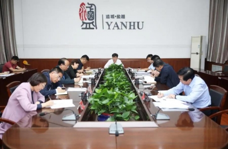 �κ���ί������������ٿ�����ΪȺ�ڰ�ʵ�¡�ʵ���ר���ƽ��ᣬ�о��Ͼ�С�������.jpg