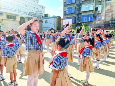 �϶�ԱΪ�¶�Ա�������������ڶ����»�������.jpg