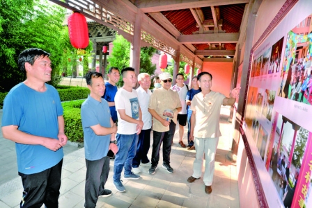 ���١�Ӱ�񻰷�չ �Ҹ��е�������Ӱչ.jpg