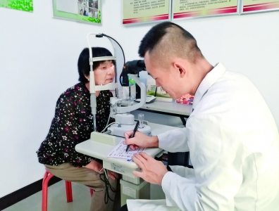 �����ۿ�ҽԺ��չ���ۿ���������� ���ķ���ů���ġ��.jpg