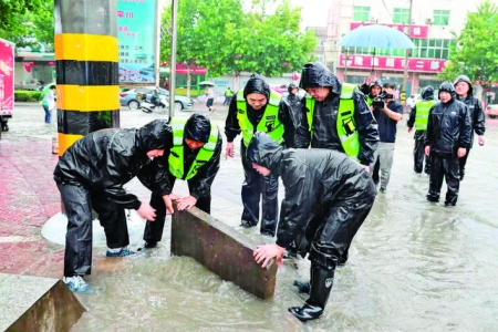 �ǳ���ס���ֶ��س����Եضν����ص����.jpg